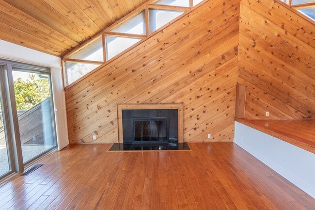 Building Photo - Iconic A-Frame Encinitas 4 Bed + Studio Sp...