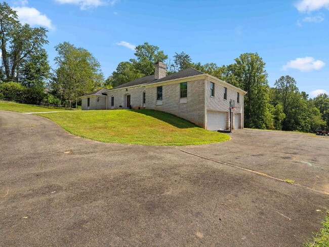 Building Photo - Stunning Oakton Retreat on a Sprawling 5-A...