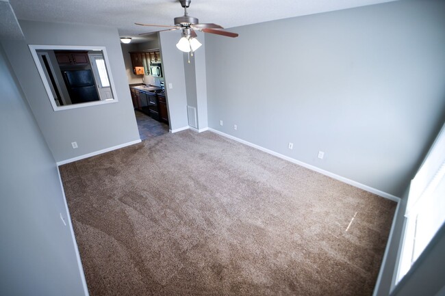 Building Photo - 100 Sango Place Villas Dr