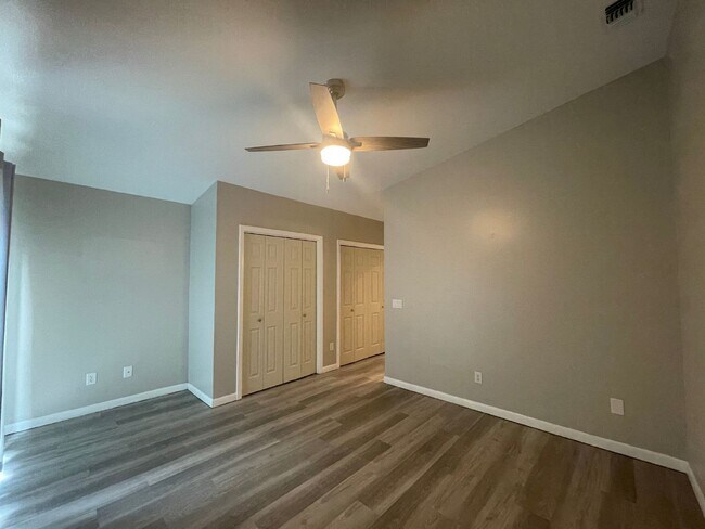 Building Photo - "Charming 1-Bedroom Oasis Just Steps from Panama City Beach!"