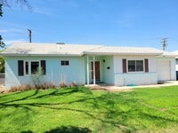 Building Photo - Beautiful 3 Bed, 3 Bath Home in El Centro!