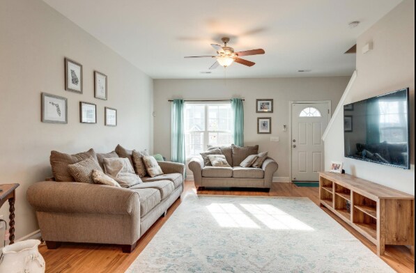 Building Photo - 2043 Pinecrest Dr