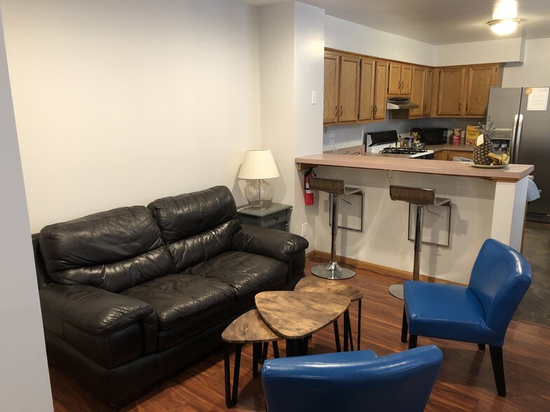 Living room - 505 North Washington Street