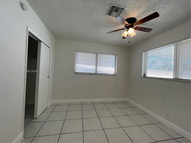 Building Photo - 240 NW 48th Ct