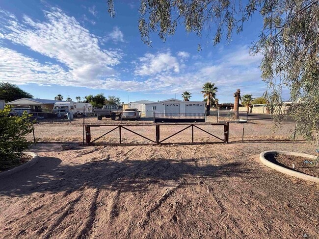 Building Photo - 9384 E Ranch Dr