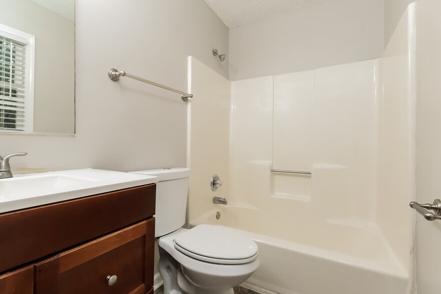 Building Photo - 4635 Hamlet Walk SE