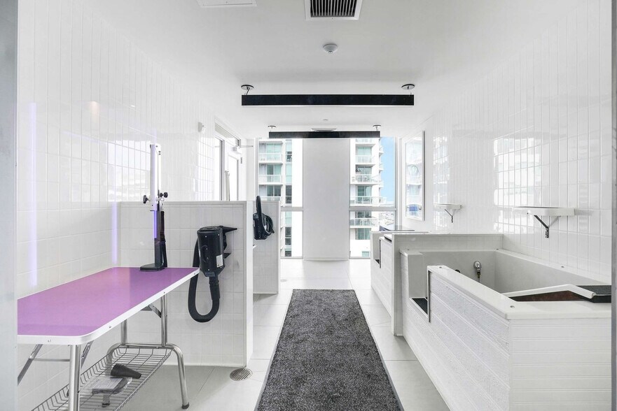 Building Photo - 227 NE 2nd St