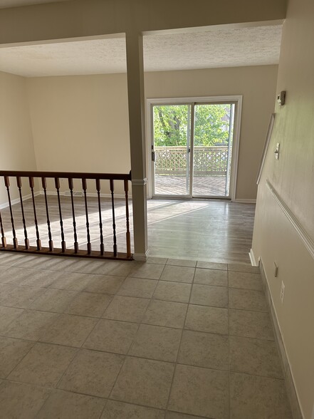 Building Photo - 117 Oak Moore Ct