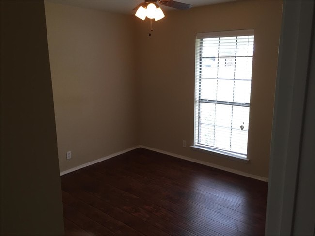 Building Photo - 3409 S Carolina Dr