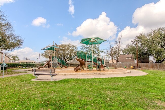 Building Photo - 11731 McLain Blvd