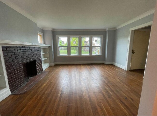 Building Photo - 2135-7 Lakewood