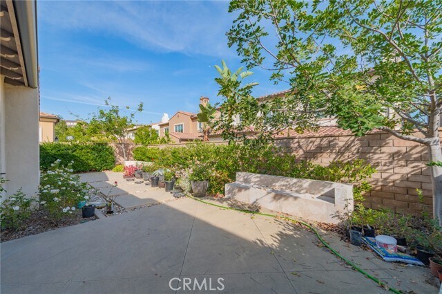 Building Photo - 8 Last Bloom