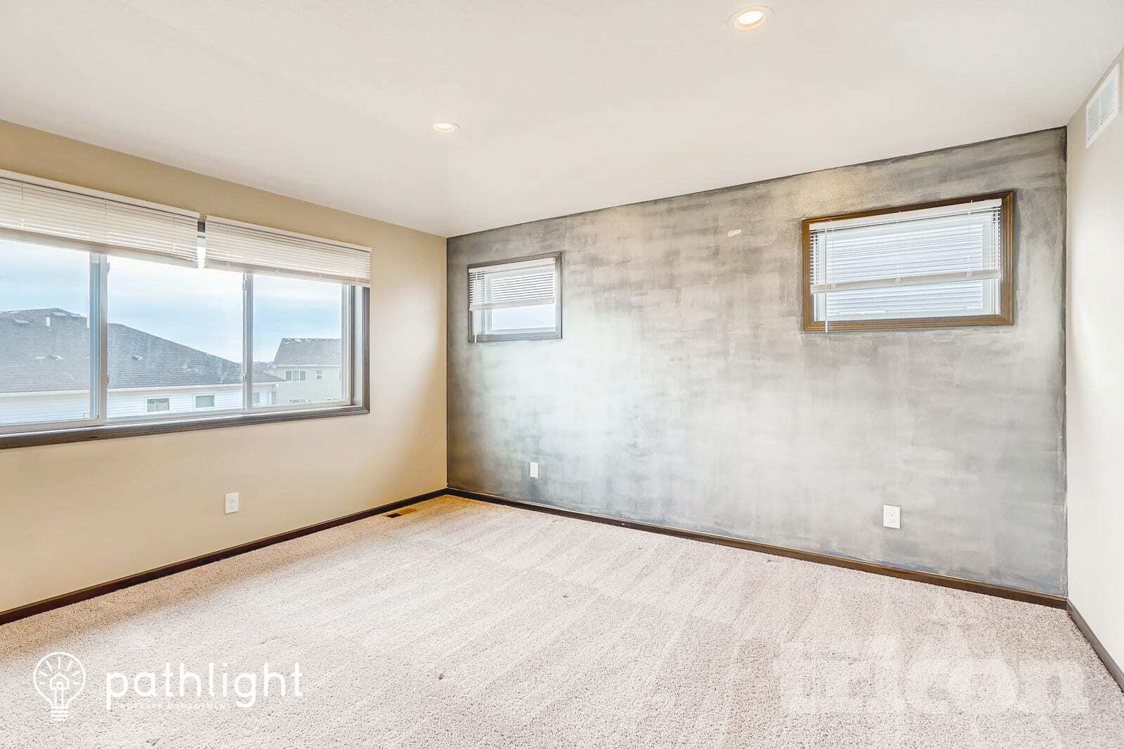 Building Photo - 16043 Estate Ln