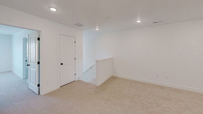 Building Photo - *No Security Deposit Required Upfront for 6 Months!  2024 Townhome. Move In Special!