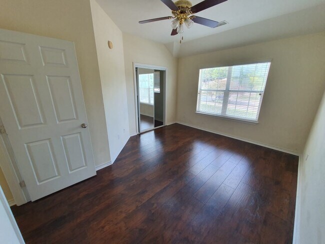 Building Photo - 16020 Fountainview Dr