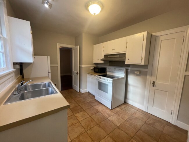 Building Photo - 1709 Pennsylvania Ave