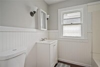 Building Photo - 117 Kenwood Ave