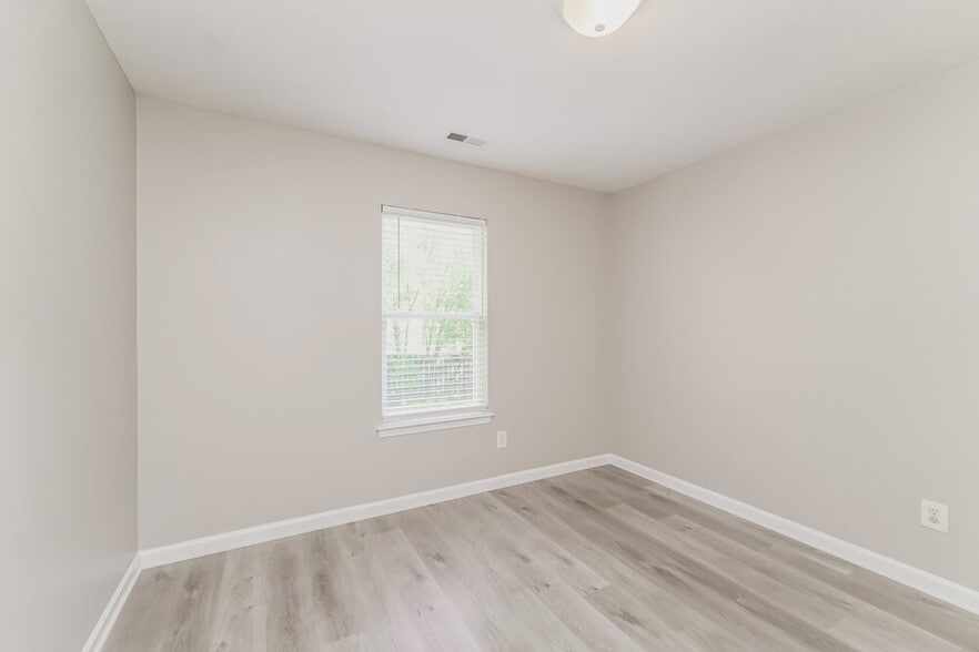 Building Photo - 3910 Hunter Hill Ln