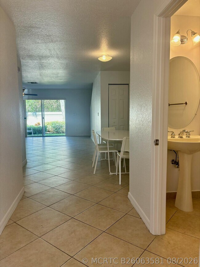 Building Photo - 22162 Majestic Woods Way