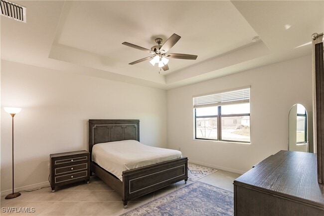 Building Photo - 3305 Altimira Dr