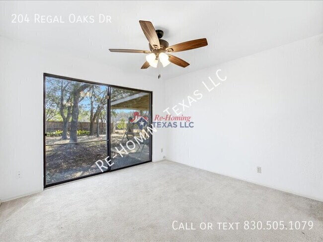 Building Photo - 204 Regal Oaks Dr