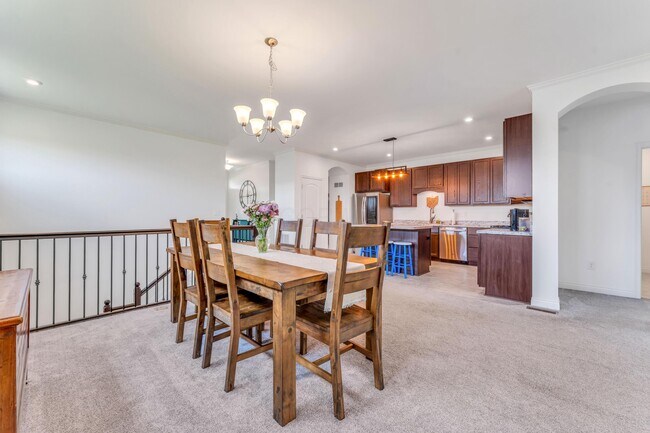 Building Photo - 8619 Landrace Dr