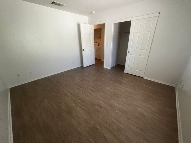 Building Photo - 6320 Mesquite Ave