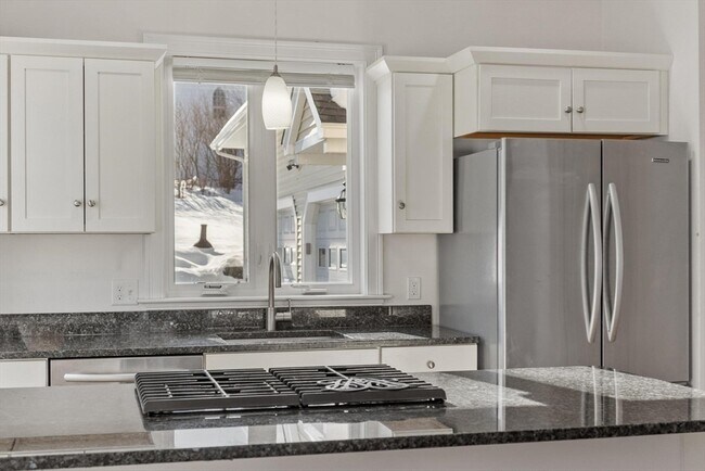 Building Photo - 60 Broadway St