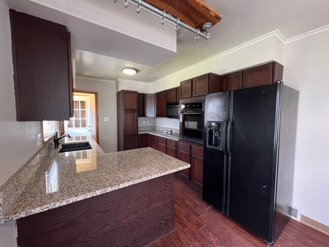 Building Photo - 7218 Maryland Dr