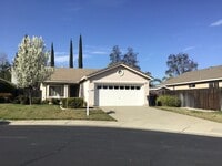 Building Photo - Woodcreek Oaks home - three bedroom
