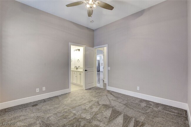 Building Photo - 10728 Elm Ridge Ave