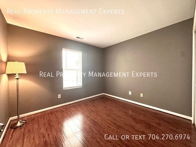 Building Photo - 6229 Green Vista Ct