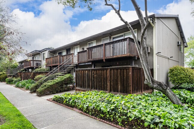 exterior - Oak Grove Gardens