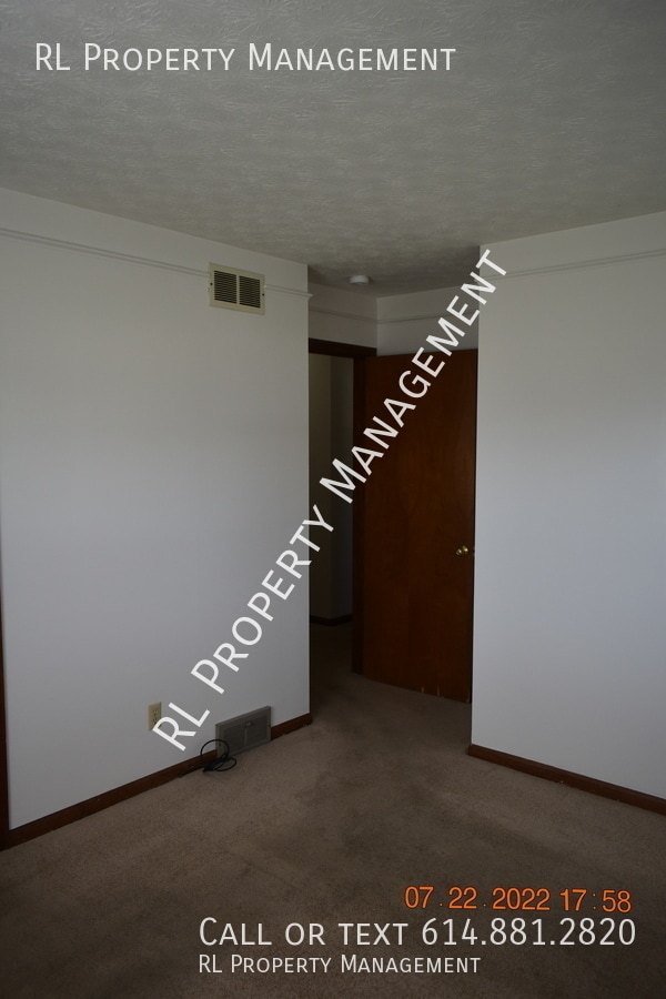Building Photo - WAIVED APPLICATION FEE(S) AND 1 MONTH FREE...