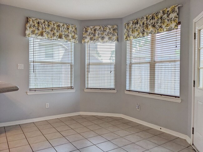 Building Photo - 3054 Summercrest Dr