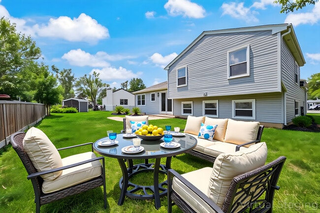 Building Photo - 2229 Kensington Dr