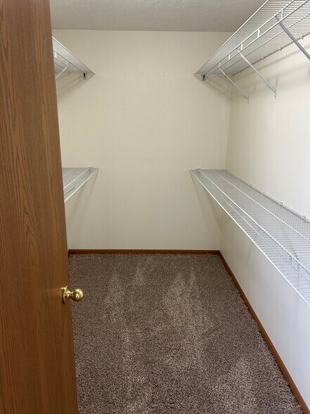 Building Photo - 1402 Benbrandon Ct