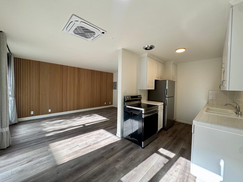 Building Photo - 1134 9th St