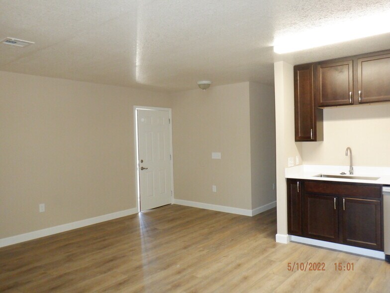 Building Photo - 9885 E La Palma Ave