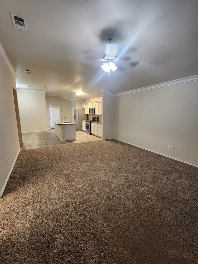 Building Photo - 3 bed 2 bath home in Lone Star Trails