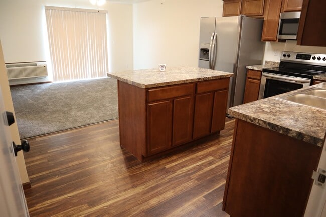 Building Photo - 106 Gardens Ct