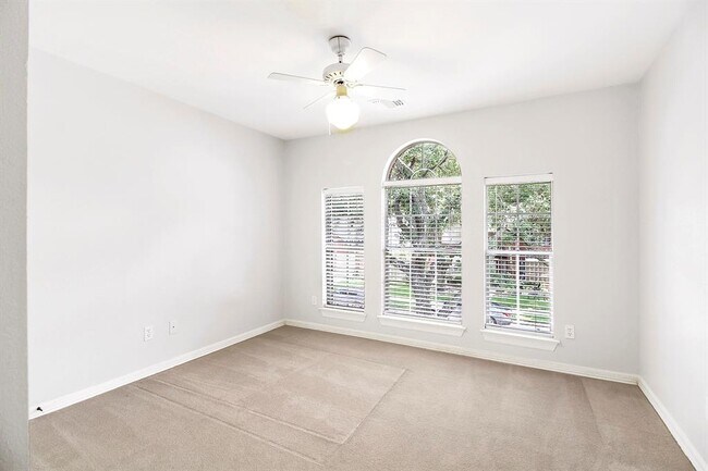 Building Photo - 14127 Swallowfield Dr
