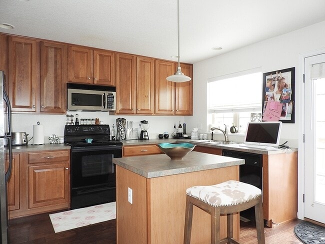 Building Photo - 8420 E 29th Ave