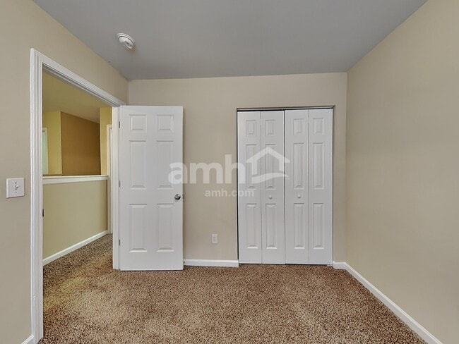 Building Photo - 3910 Pepperbush Dr