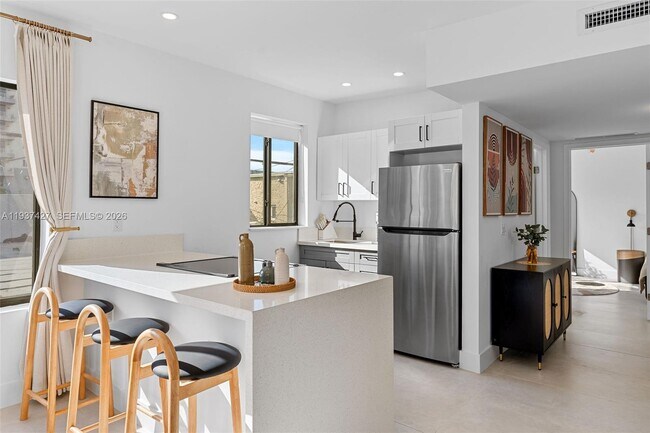 Building Photo - 1144 SW 4th St