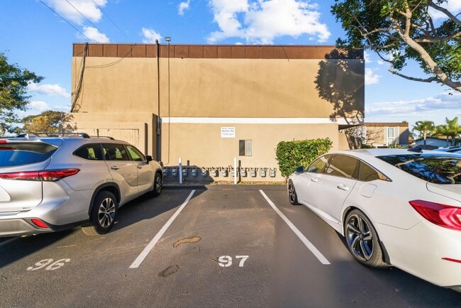 Building Photo - 3050 Rue D’Orleans