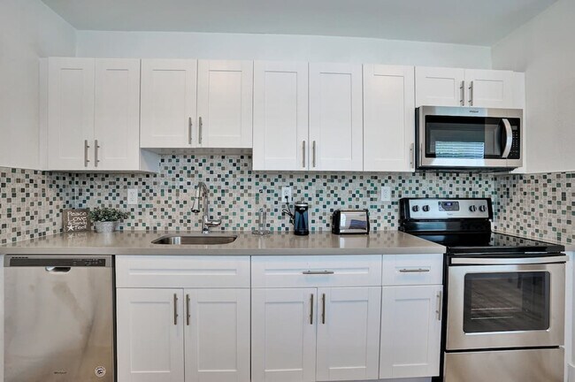 Building Photo - 3316 SE 4th St