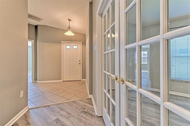 Building Photo - 5046 Gato Del Sol Cir