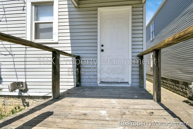 Building Photo - 1505 Duxberry Ave