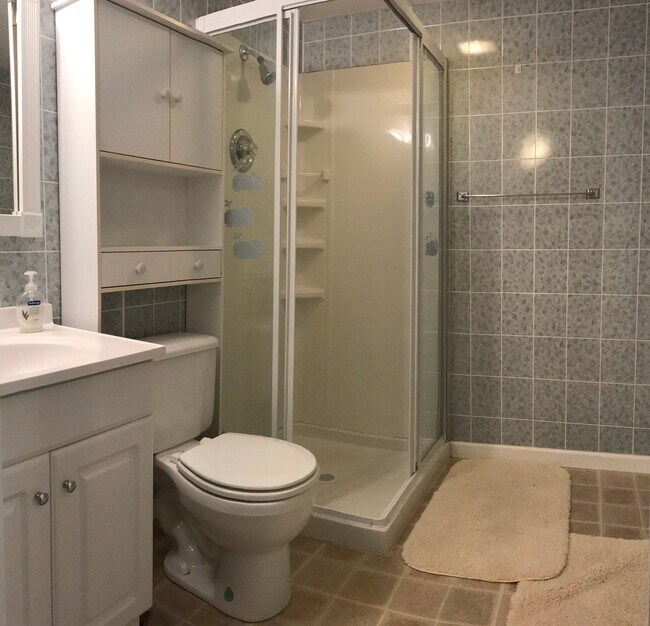 Building Photo - 3 BEDROOM + BONUS ROOOM | 2 BATH | HOUSE |...